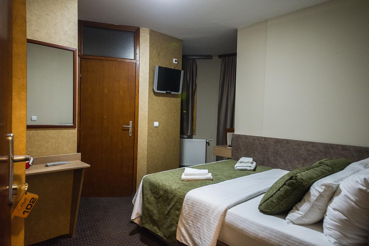Hotel Bell Leskovac  Kültér fotó