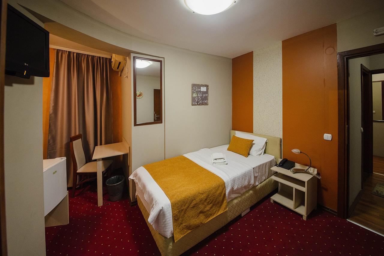 Hotel Bell Leskovac  Kültér fotó